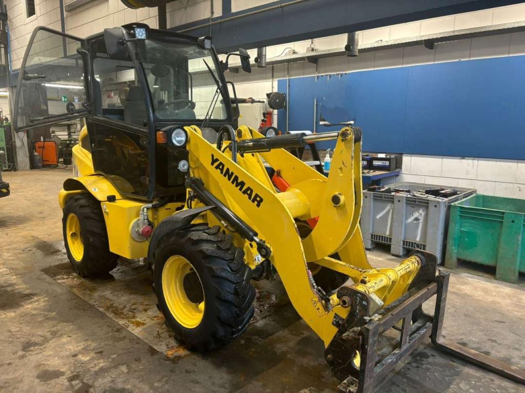 Yanmar V8 Photo 1