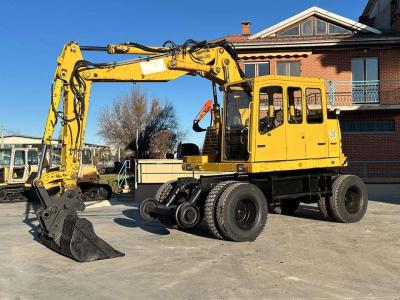 Fuchs MHB 230 ZW 4x4 sold by Massucco T. Srl