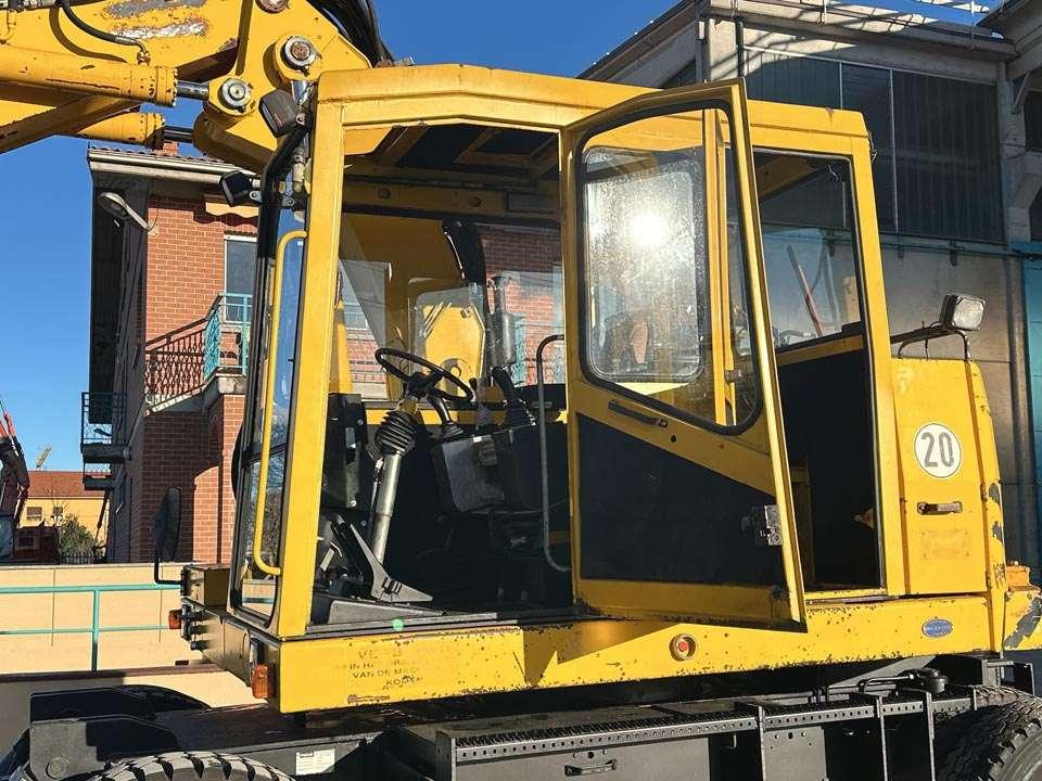 Fuchs MHB 230 ZW 4x4 Photo 11