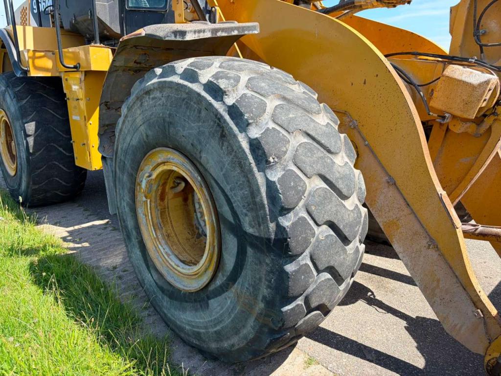 Caterpillar 966M Photo 12