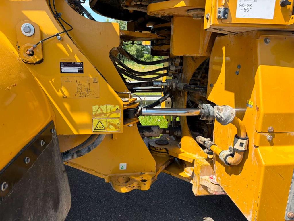 Caterpillar 966M Photo 24