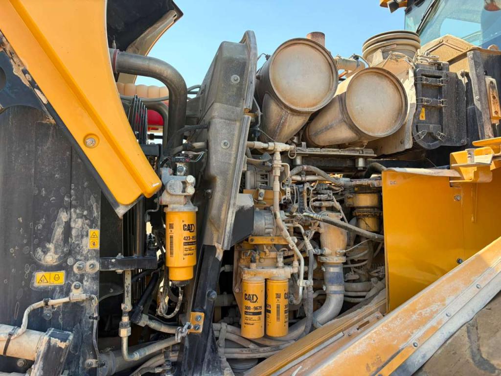 Caterpillar 966M Photo 26