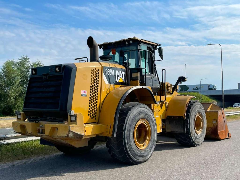 Caterpillar 966M Photo 5