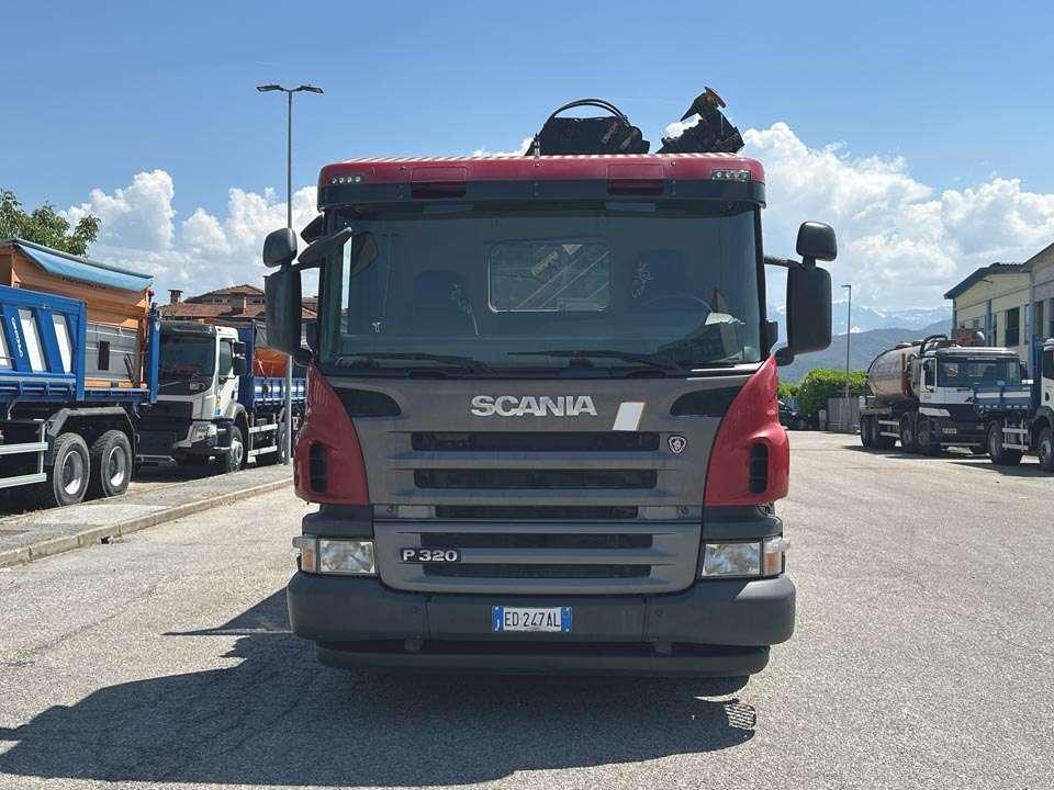 Scania P320 DB 6x2 Photo 16
