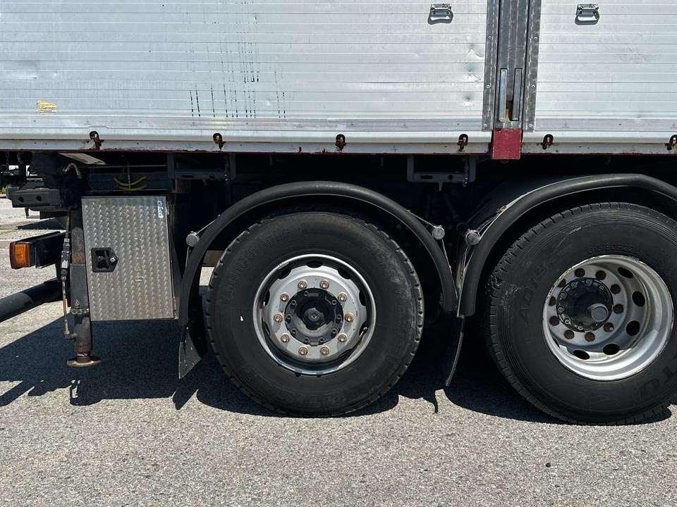 Scania P320 DB 6x2 Photo 6