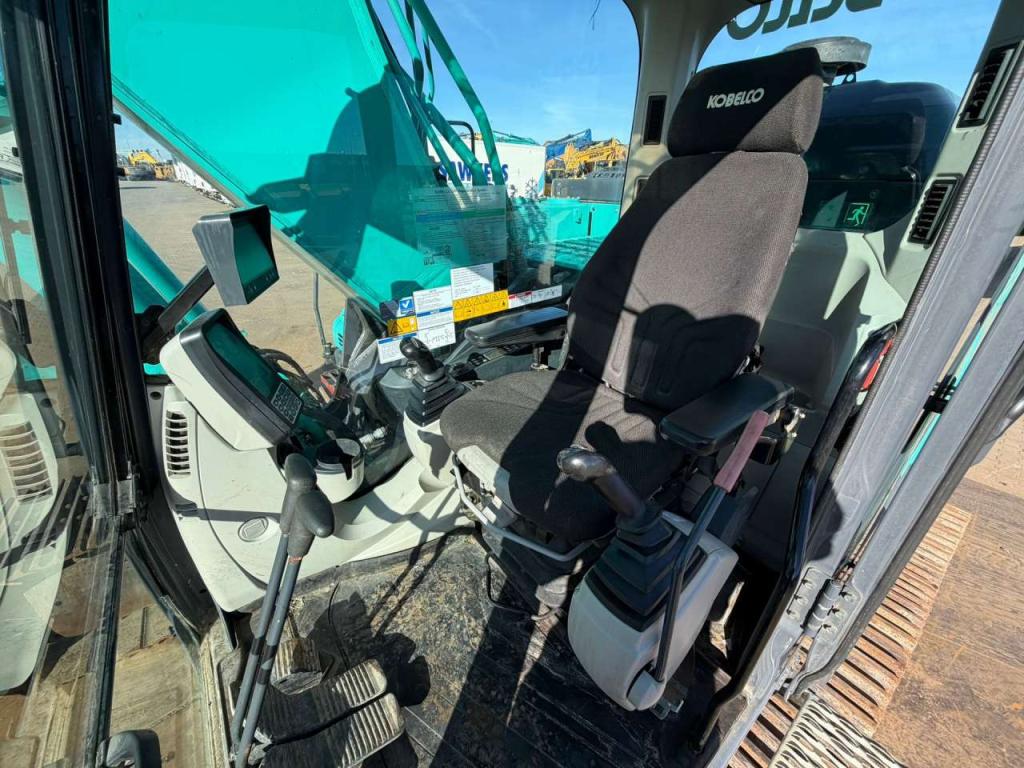 Kobelco SK300LC-10E Photo 20