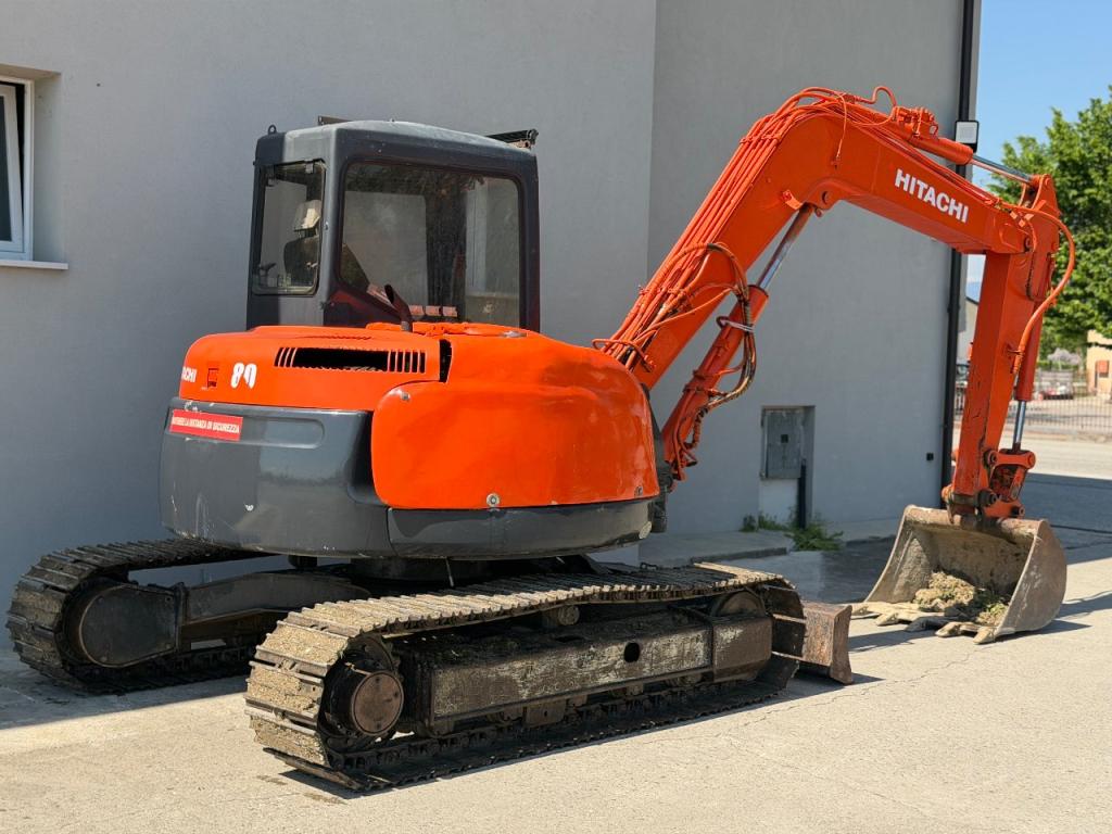 Hitachi ZAXIS 80 Photo 3
