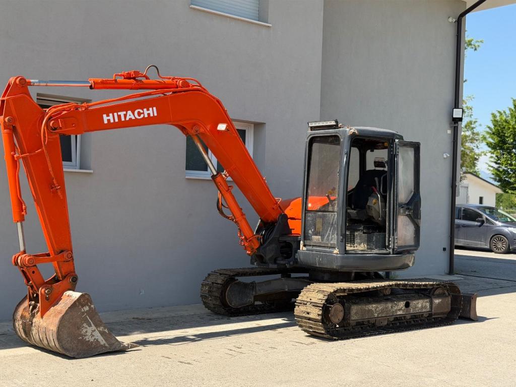 Hitachi ZAXIS 80 Photo 5