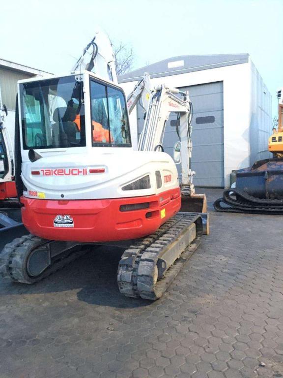 Takeuchi TB260 Photo 1