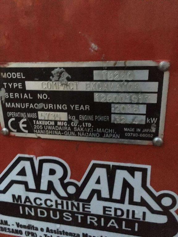 Takeuchi TB260 Photo 11