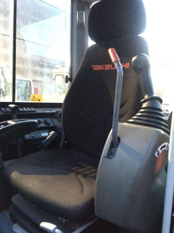 Takeuchi TB260 Photo 12