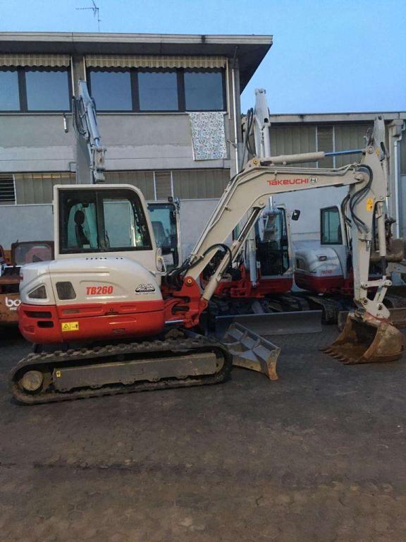 Takeuchi TB260 Photo 3