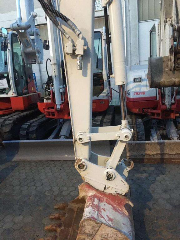 Takeuchi TB260 Photo 5