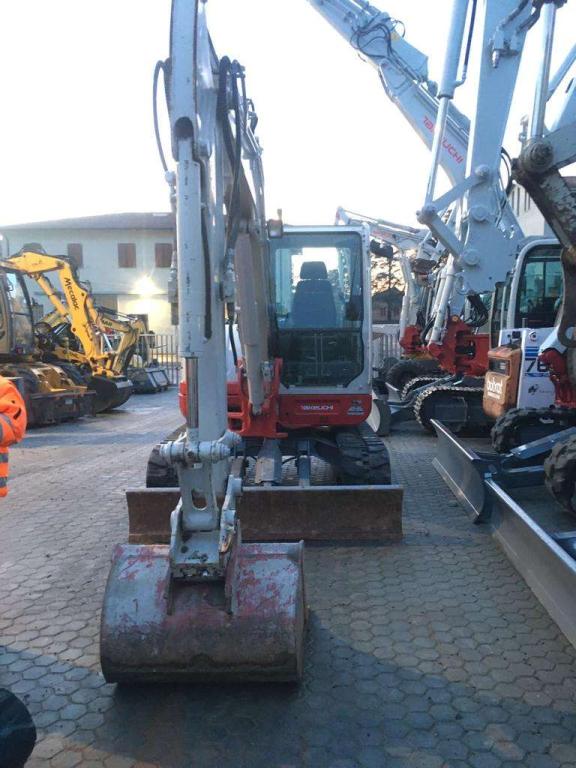 Takeuchi TB260 Photo 9