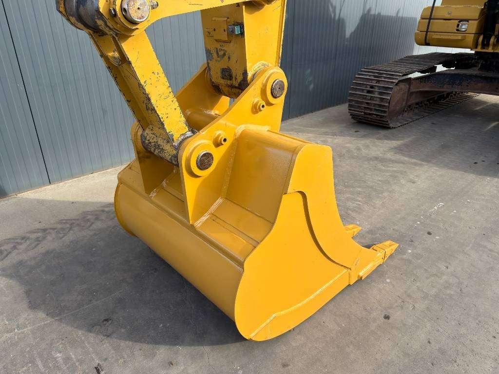 Caterpillar 320D L Photo 13