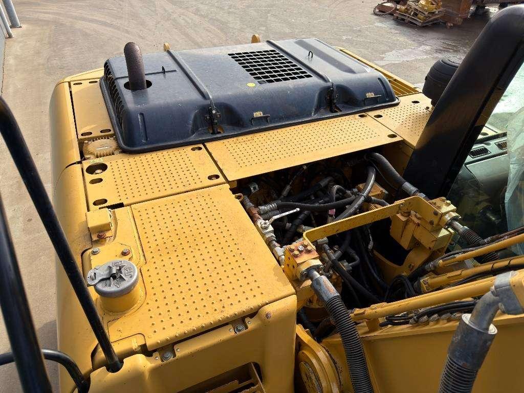 Caterpillar 320D L Photo 18