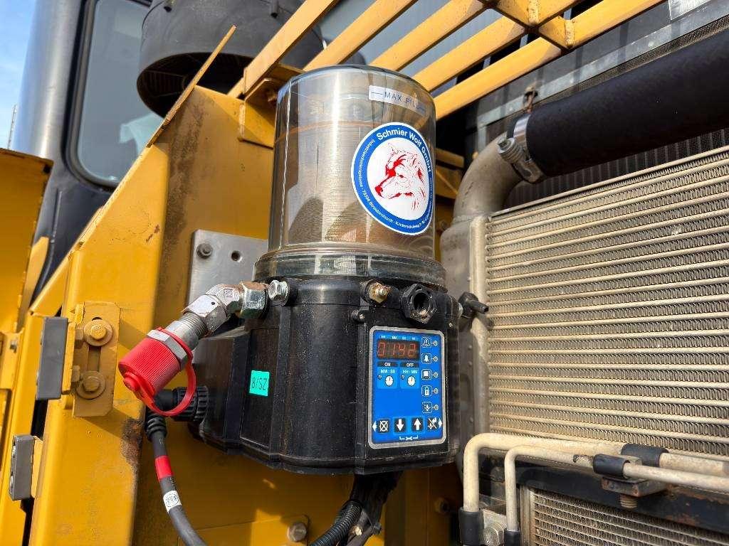 Caterpillar 320D L Photo 29