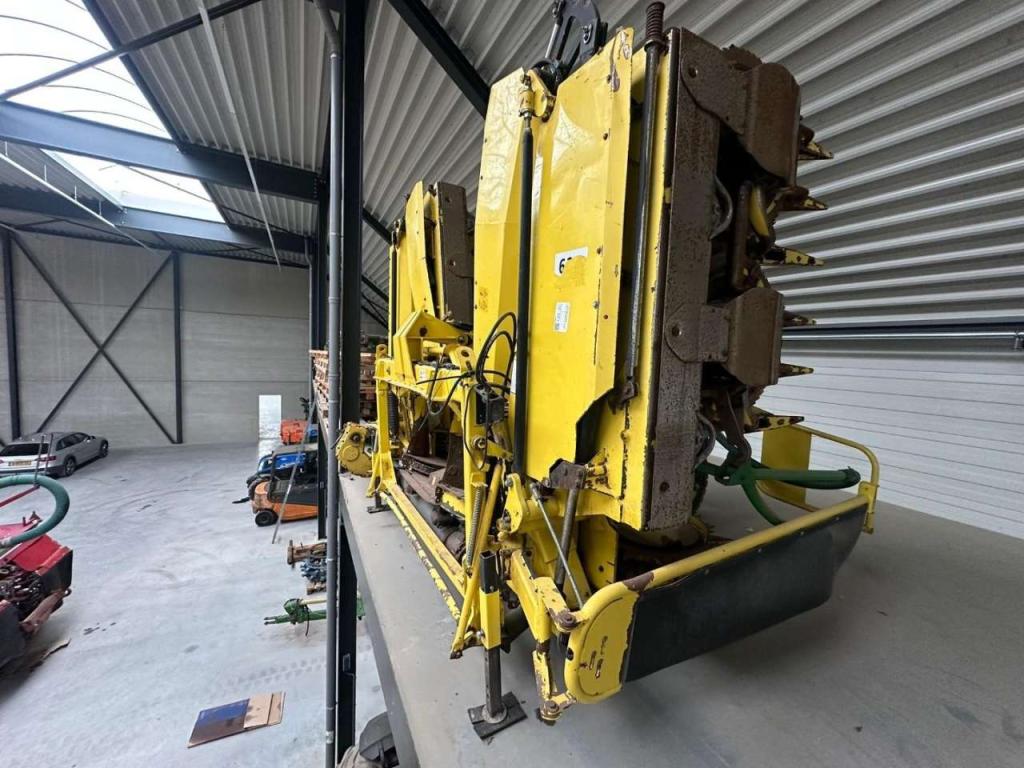 Machine Wheel Image Header KEMPER 390 CORN HEADER | 12 ROW | FRONT WHEEL - Corn harvesting header ...