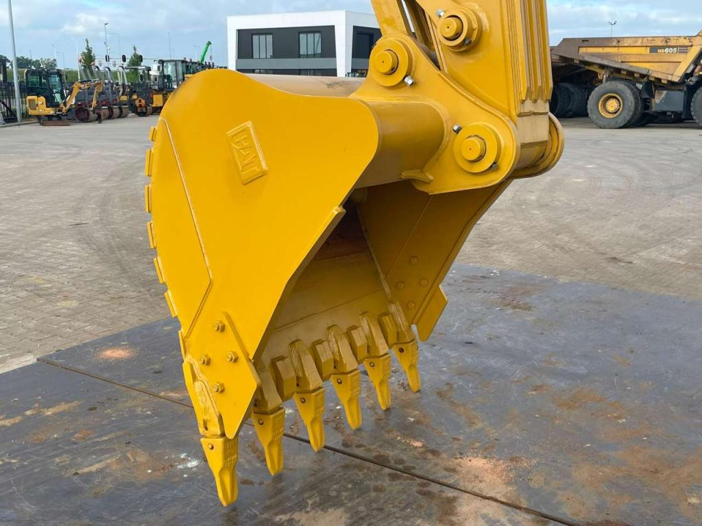 Caterpillar 323D3 Photo 11