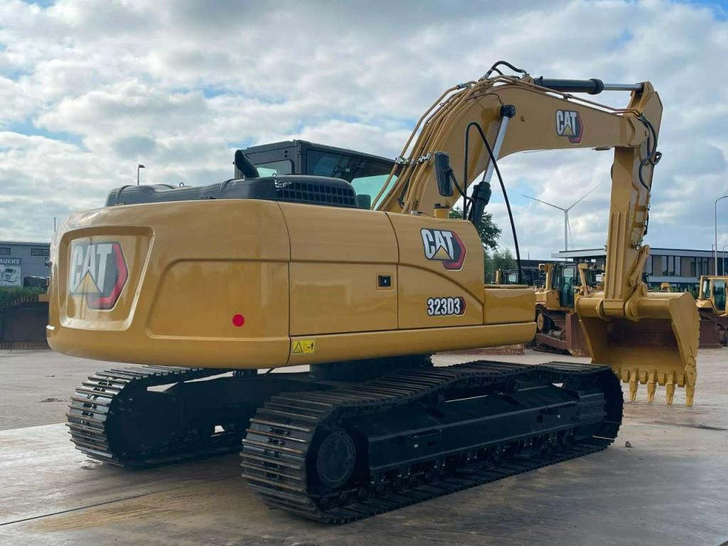 Caterpillar 323D3 Photo 5