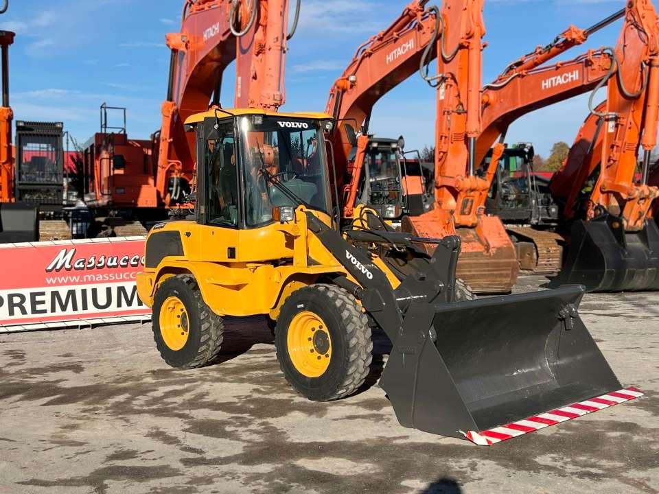 Volvo L30G Photo 11
