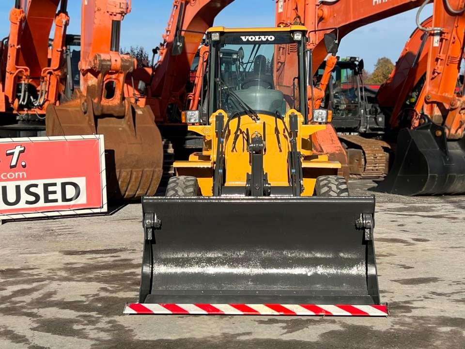 Volvo L30G Photo 15