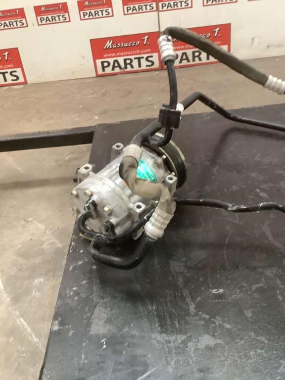 Air conditioning compressor for Volvo FH16 550 6x4 Photo 2