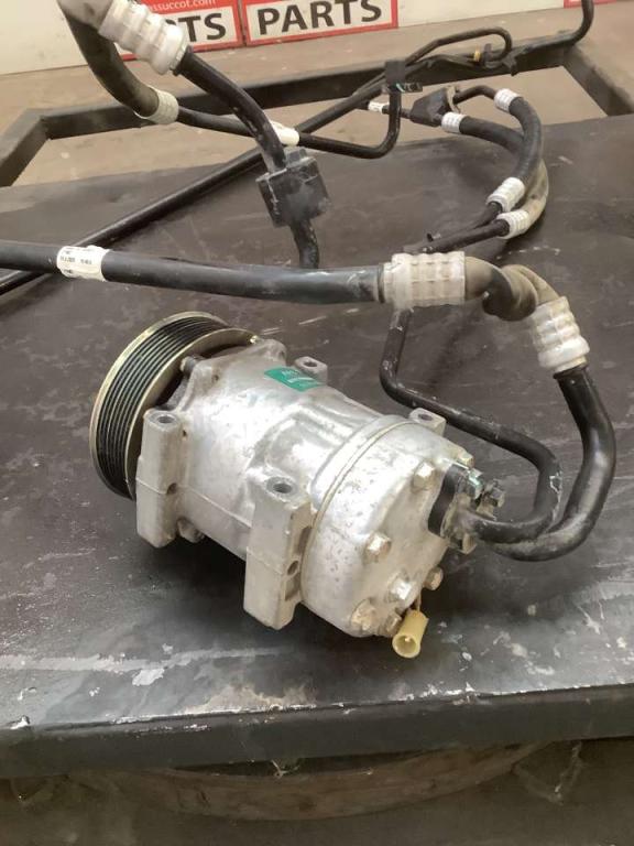 Air conditioning compressor for Volvo FH16 550 6x4 Photo 3