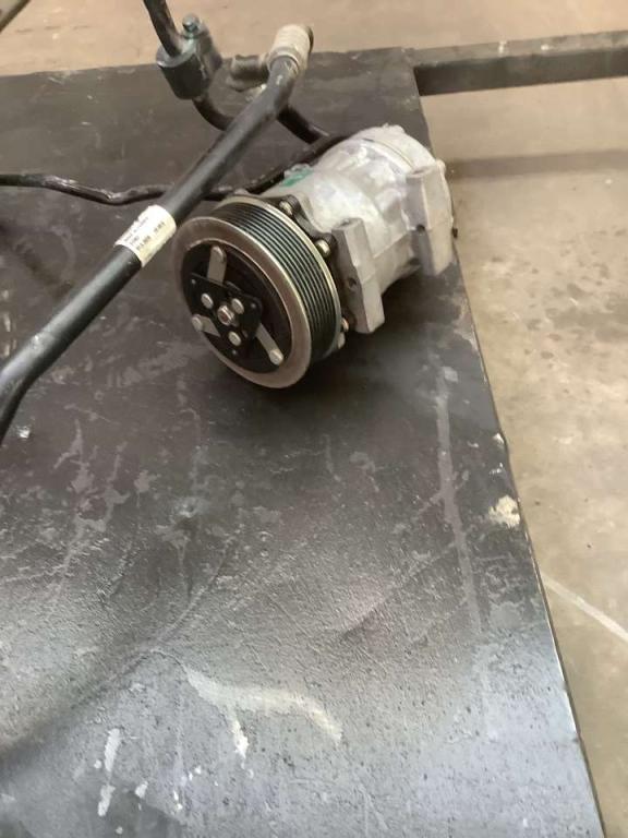 Air conditioning compressor for Volvo FH16 550 6x4 Photo 4