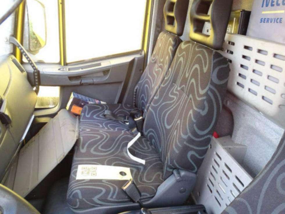 Iveco EUROCARGO CUBE 120E28P Photo 3