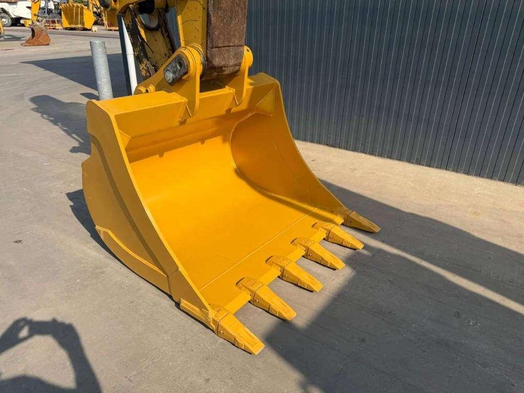 Caterpillar 323D L Photo 10