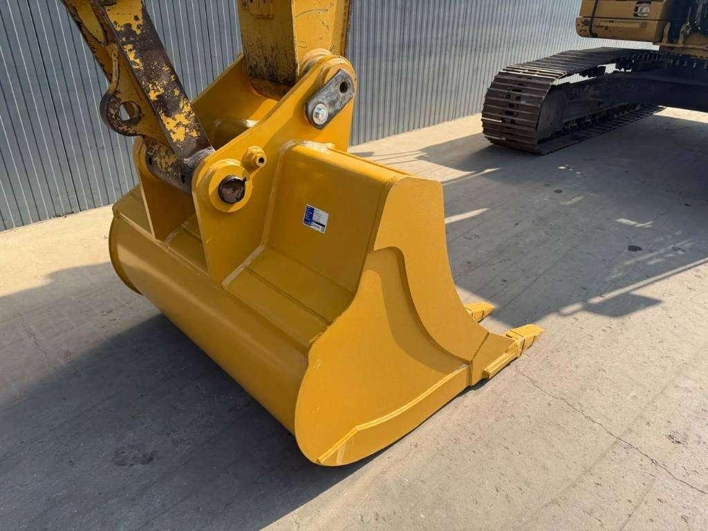 Caterpillar 323D L Photo 11