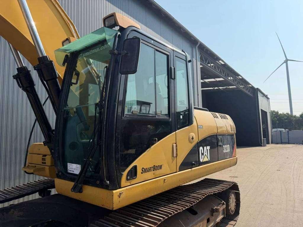 Caterpillar 323D L Photo 7