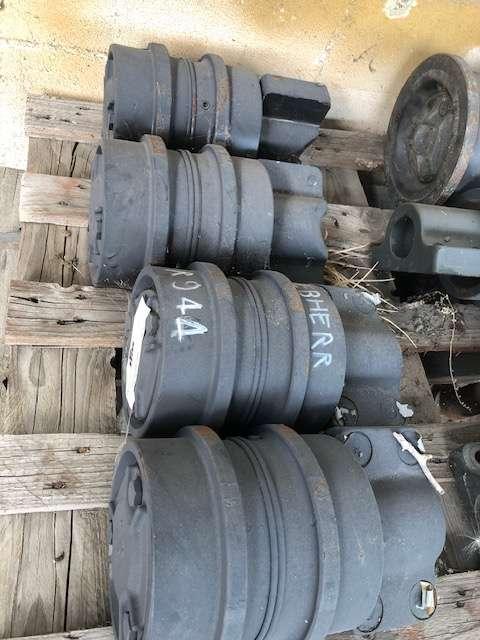 Liebherr Carrier rollers for Liebherr R944 Photo 1