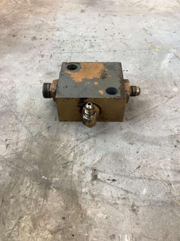 Travel control valve for Fiat Hitachi EX 235 Photo 3