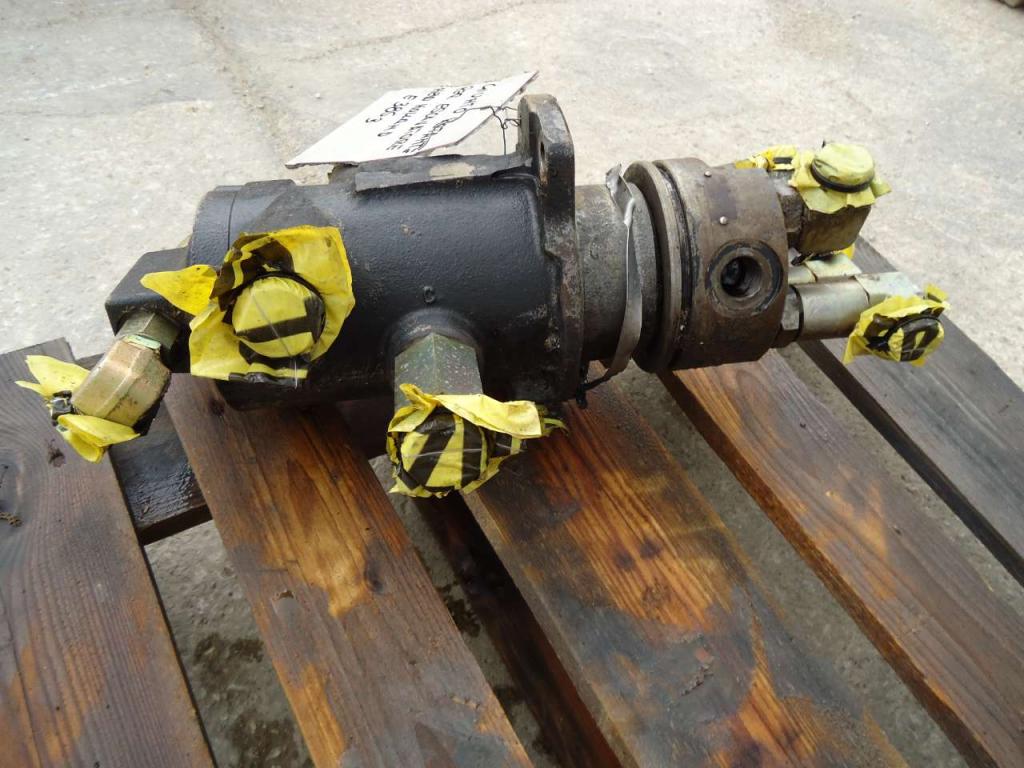 Rotating joint for New Holland E385B Photo 2