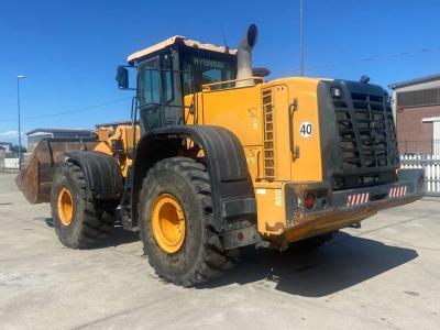 Hyundai HL 770-9A sold by Metec Srl