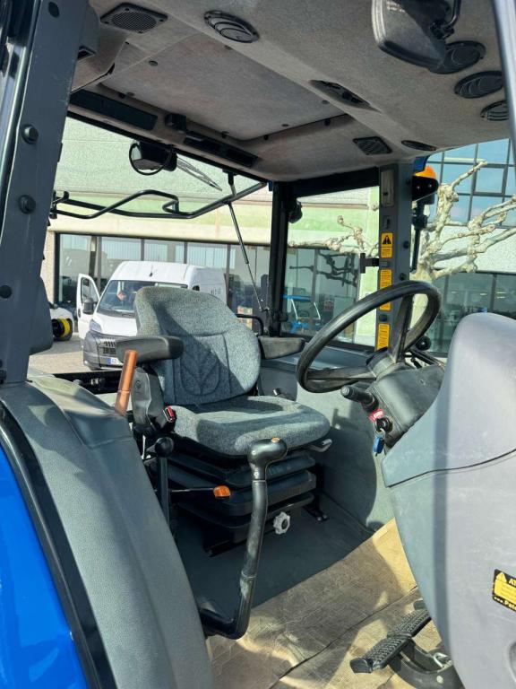 New Holland TL90A Photo 2