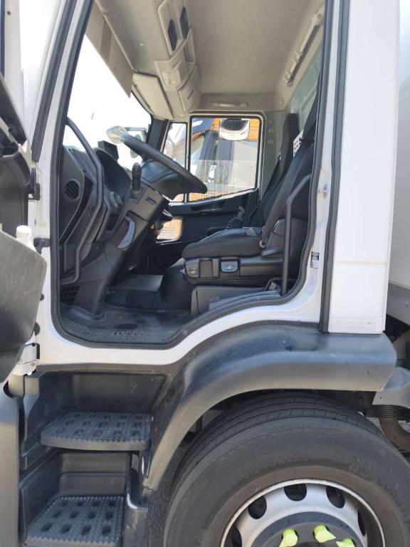 Iveco EUROCARGO CUBE 190-280L Photo 2