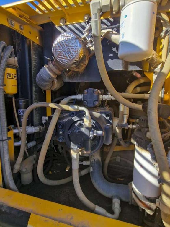 JCB JS235HD Photo 22