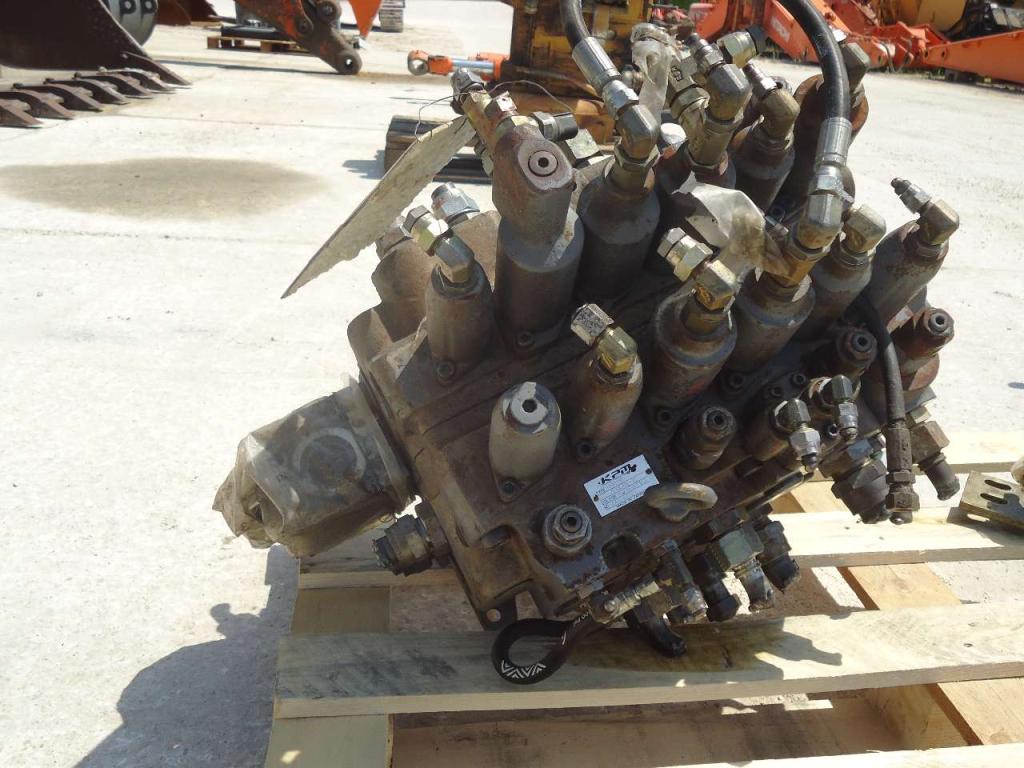 Hydraulic distributor for Fiat Kobelco E235 Photo 2