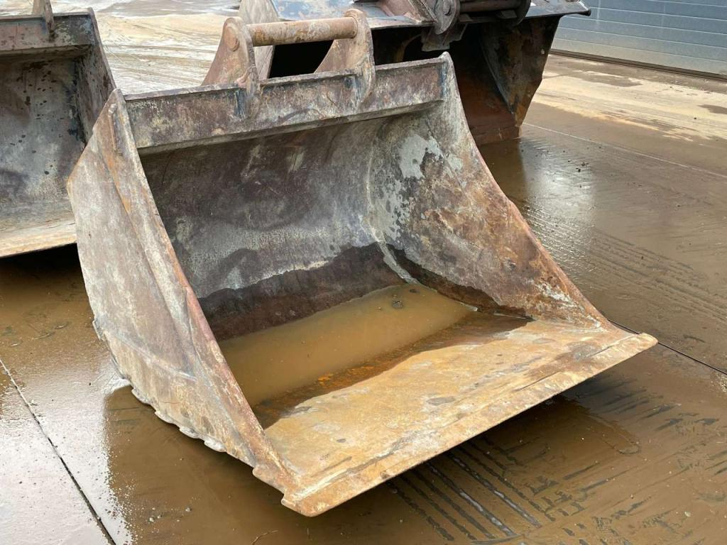 Komatsu PC240LC-10 Photo 15