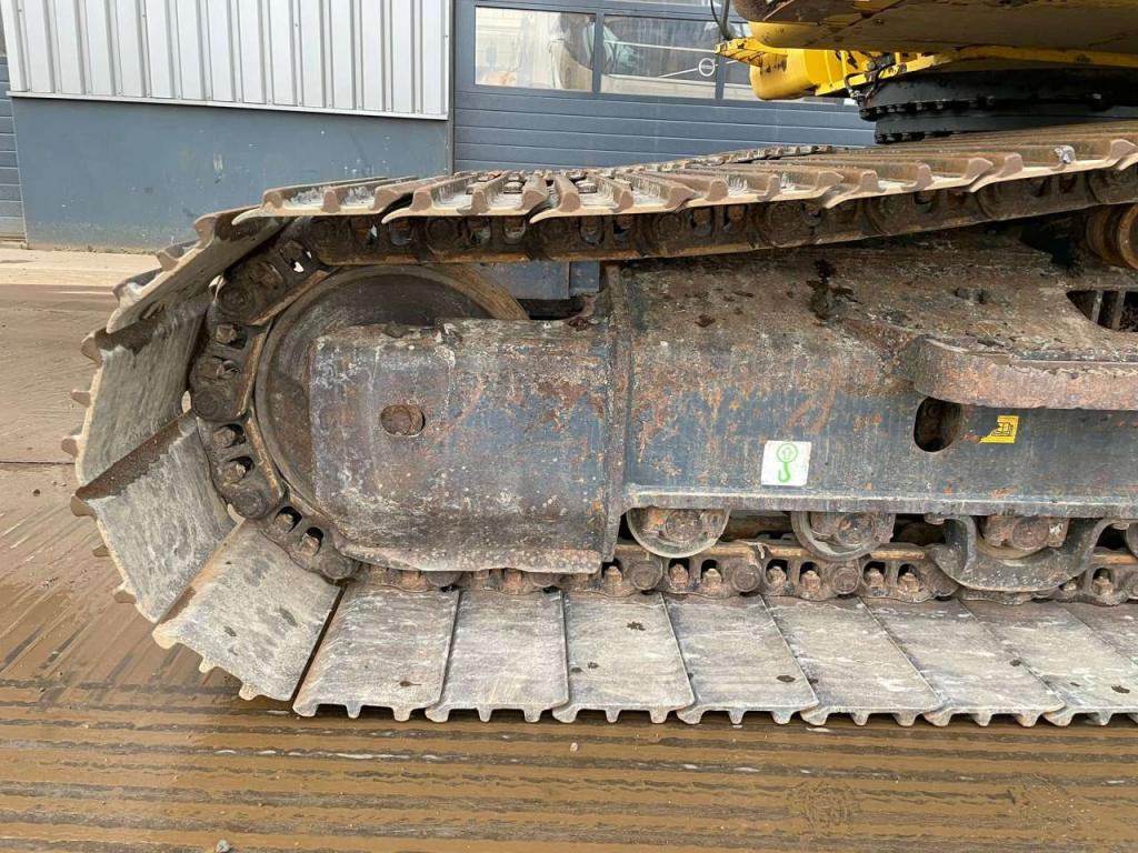 Komatsu PC240LC-10 Photo 26
