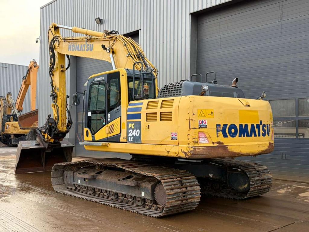 Komatsu PC240LC-10 Photo 6