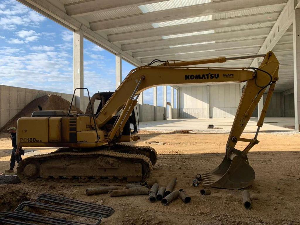 Komatsu PC180NLC-6 Photo 1