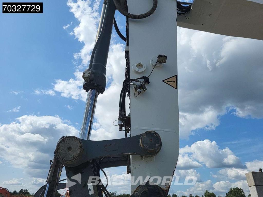Liebherr R956 HD Photo 10