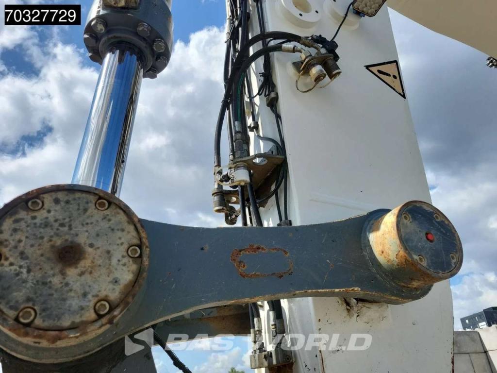 Liebherr R956 HD Photo 12