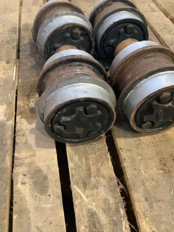 Carrier rollers for Fiat Hitachi FH200E Photo 2