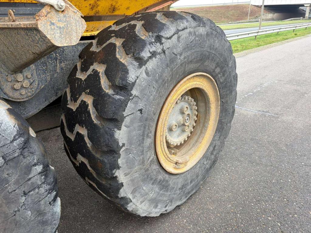 Komatsu HM300-3 Photo 22