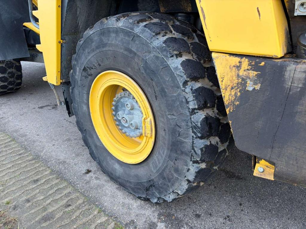 Komatsu HM300-3 Photo 23
